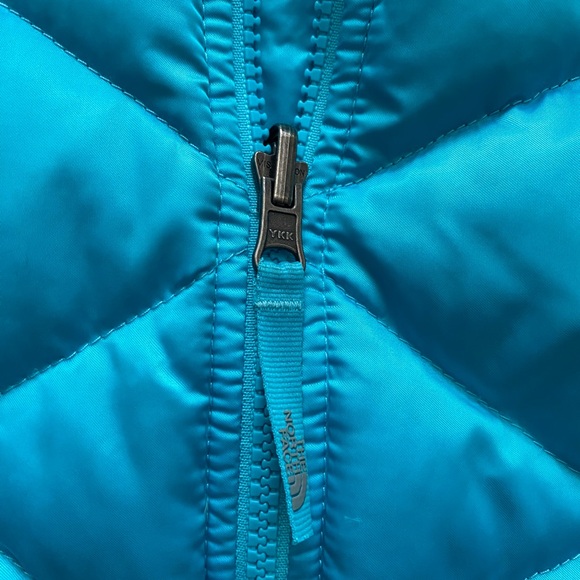 Girls The North Face puffer jacket - Picture 2 of 8
